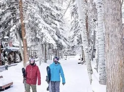 3 Bedroom Mountain Residence In The Heart Of Aspen With Amenities Including Heated Pool, Hot Tubs, Game Room And Spa