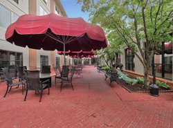 DoubleTree by Hilton Bloomington