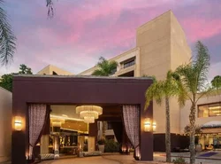 Avenue of the Arts Costa Mesa, a Tribute Portfolio Hotel