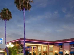 Travelodge by Wyndham Orange County Airport/ Costa Mesa