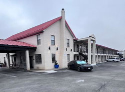 Super 8 by Wyndham Fredericksburg