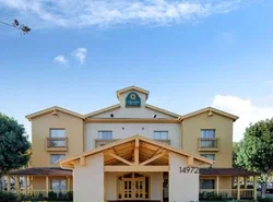 La Quinta Inn & Suites by Wyndham Irvine Spectrum
