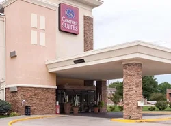 Comfort Suites East Lincoln - Mall Area