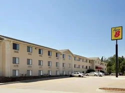 Super 8 by Wyndham Lincoln North