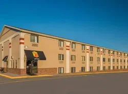 Super 8 by Wyndham Lincoln West