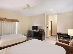 Days Inn by Wyndham Mackinaw City - Bridgeview Area