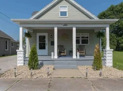 Home 15 min from Starved Rock and Chicago Skydive!