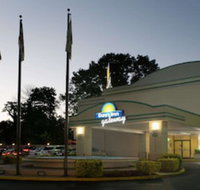 Days Inn by Wyndham Washington DC/Gateway - Accommodation New York