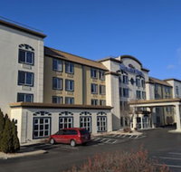 Baymont by Wyndham Rockford - Accommodation New York