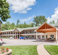 Howard Johnson by Wyndham Traverse City - Accommodation New York
