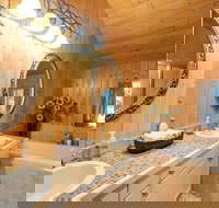 Snowline Cabin 33 - A Stunning Family Log Home With a Hot Tub and Wifi - Accommodation New York