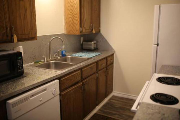 !!!Comfortable Stay Five Minutes Away!!! - thumb 7