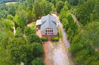 Heart of Wine Country 4 Bedroom Chalet
