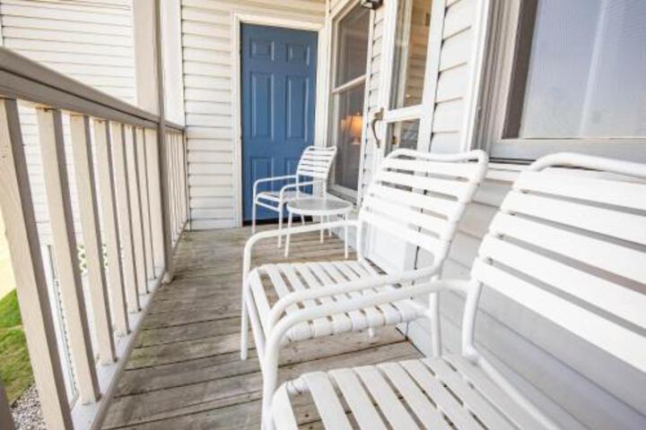 203 North Shore Inn - thumb 0