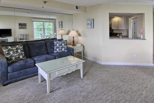 201 North Shore Inn - thumb 6