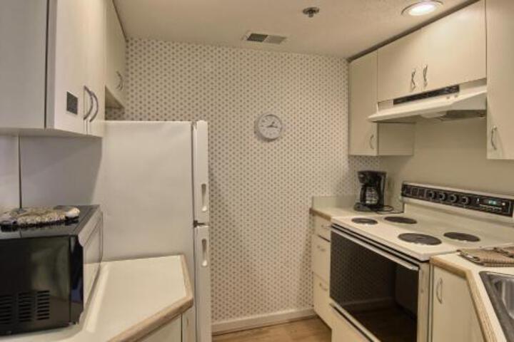 208 North Shore Inn - thumb 1