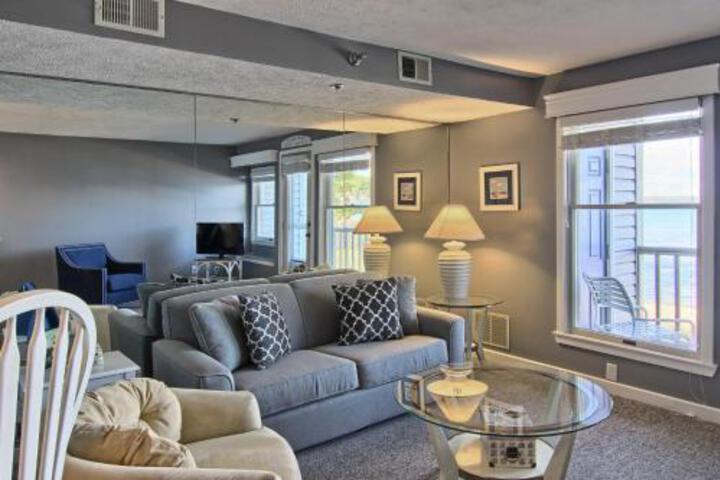 208 North Shore Inn - thumb 2