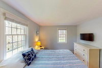 4 Bed 2 Bath Vacation home in Chatham