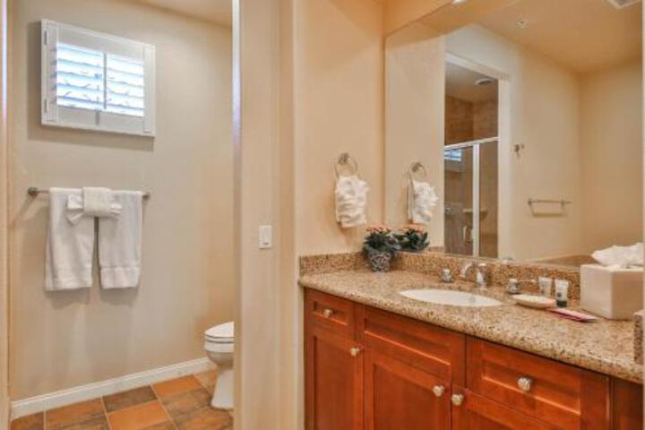 (H90) Single Story Townhome Near Beautiful Fountain Condo - thumb 6