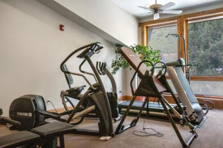 Vail International 407 - thumb 2