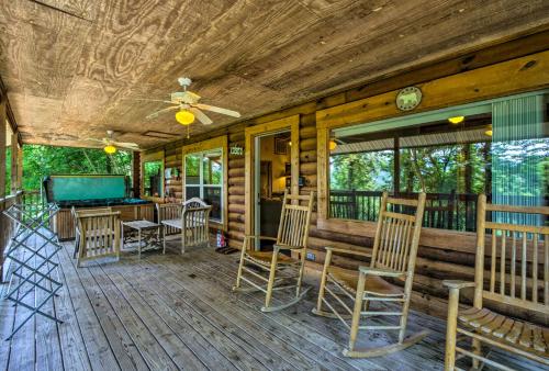 NEW Bear Den Bryson City Cabin W / Private Hot Tub - thumb 0