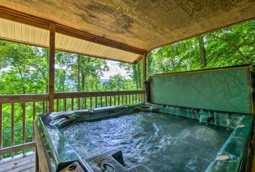 NEW Bear Den Bryson City Cabin W / Private Hot Tub - thumb 2