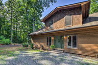 Tryon House with Hot Tub Near Equestrian Centers