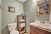 Lead House w / Wraparound Deck  Private Hot Tub