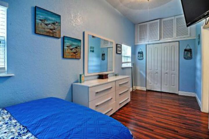 Peaceful St. Petersburg Home Near Beach & Dwtn! - thumb 4