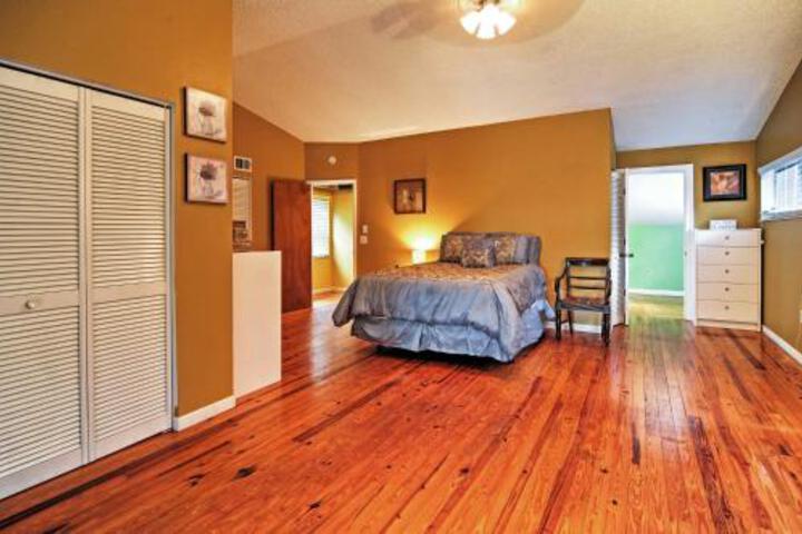 Peaceful St. Petersburg Home Near Beach & Dwtn! - thumb 0