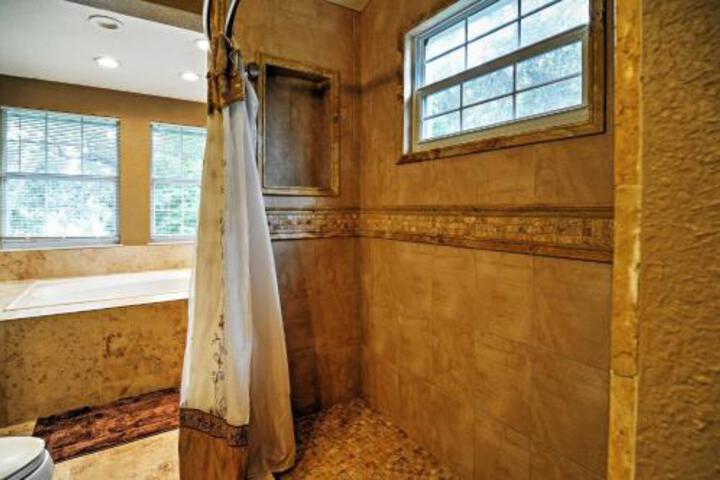 Peaceful St. Petersburg Home Near Beach & Dwtn! - thumb 6