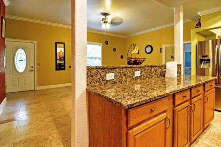 Peaceful St. Petersburg Home Near Beach & Dwtn! - thumb 2