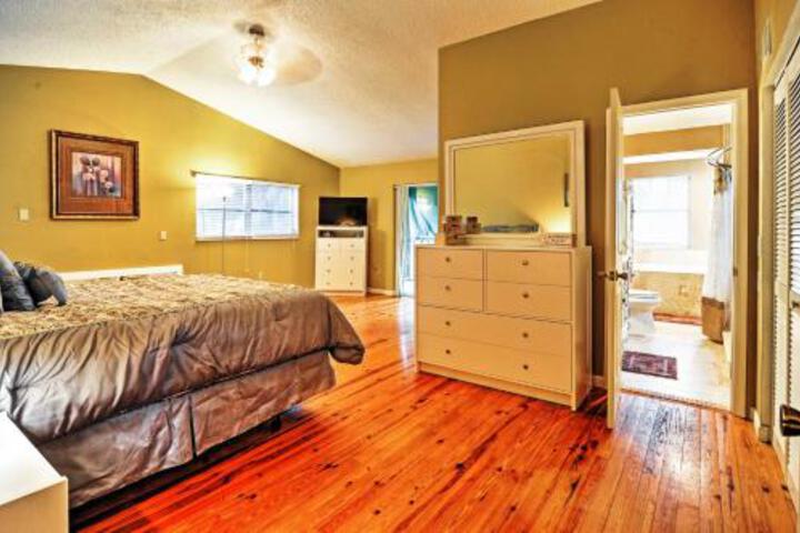 Peaceful St. Petersburg Home Near Beach & Dwtn! - thumb 3