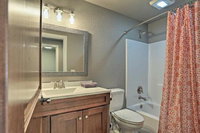 Home w / Hot Tub by Deer Mtn 7 Mi to Terry Ski