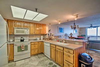 Hudson Resort Condo w / Gulf Views  Beach