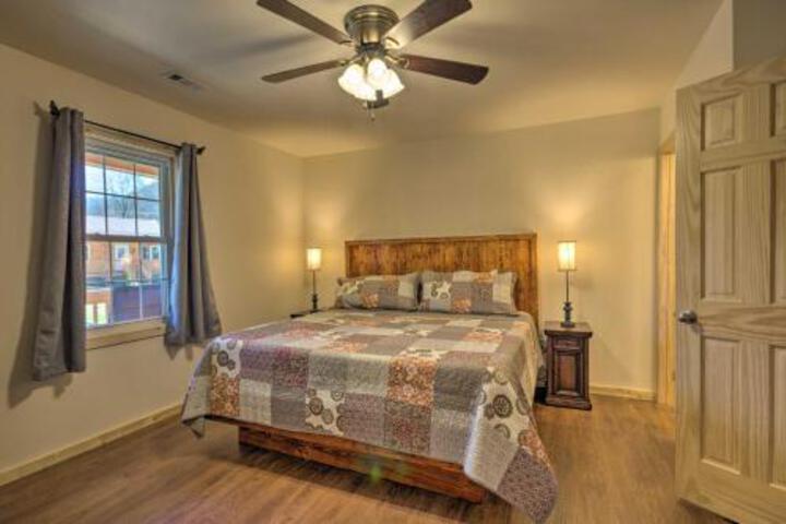 Bears Den Cabin W / Porch Mins To Bryson City - thumb 3