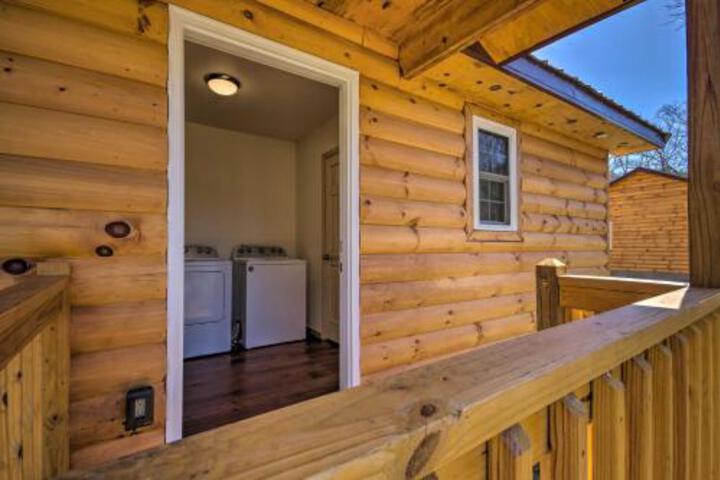 Bears Den Cabin W / Porch Mins To Bryson City - thumb 2