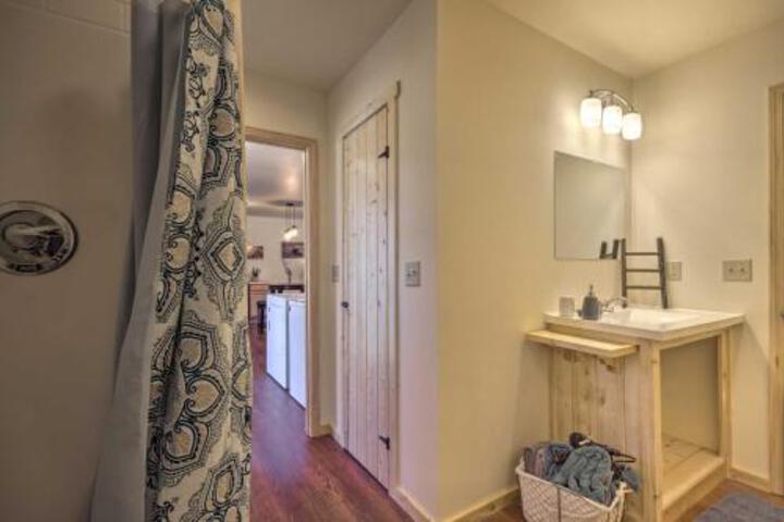 Bears Den Cabin W / Porch Mins To Bryson City - thumb 6