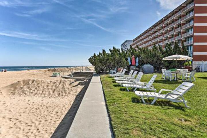 Virginia Beach Studio W / Balcony + Pool View! - thumb 2