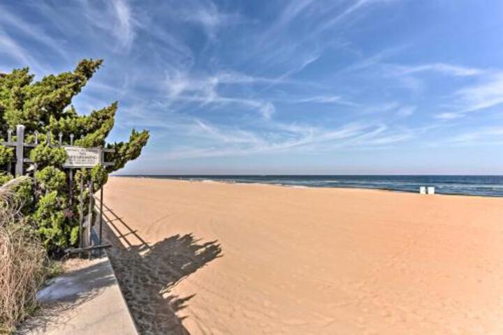 Virginia Beach Studio W / Balcony + Pool View! - thumb 1