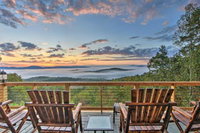 Large Luxe Cabin w / Hot Tub 16Mi to Blue Ridge