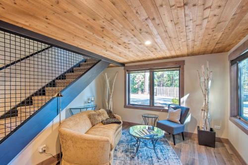 Cozy Couples Cabin Walk To Lake Tahoe & Dtwn - thumb 2