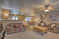 Cozy Cabin w / Hot Tub Near Hiking  Skiing