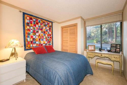 Tahoe City Condo W / Deck Walk To Lake & Pool - thumb 1