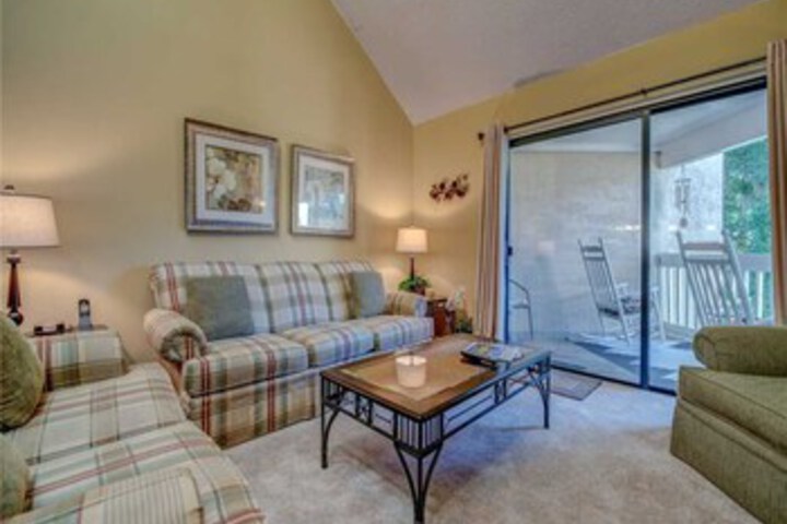 Colonnade Club 200 2 Bedrooms Sleeps 4 - thumb 0