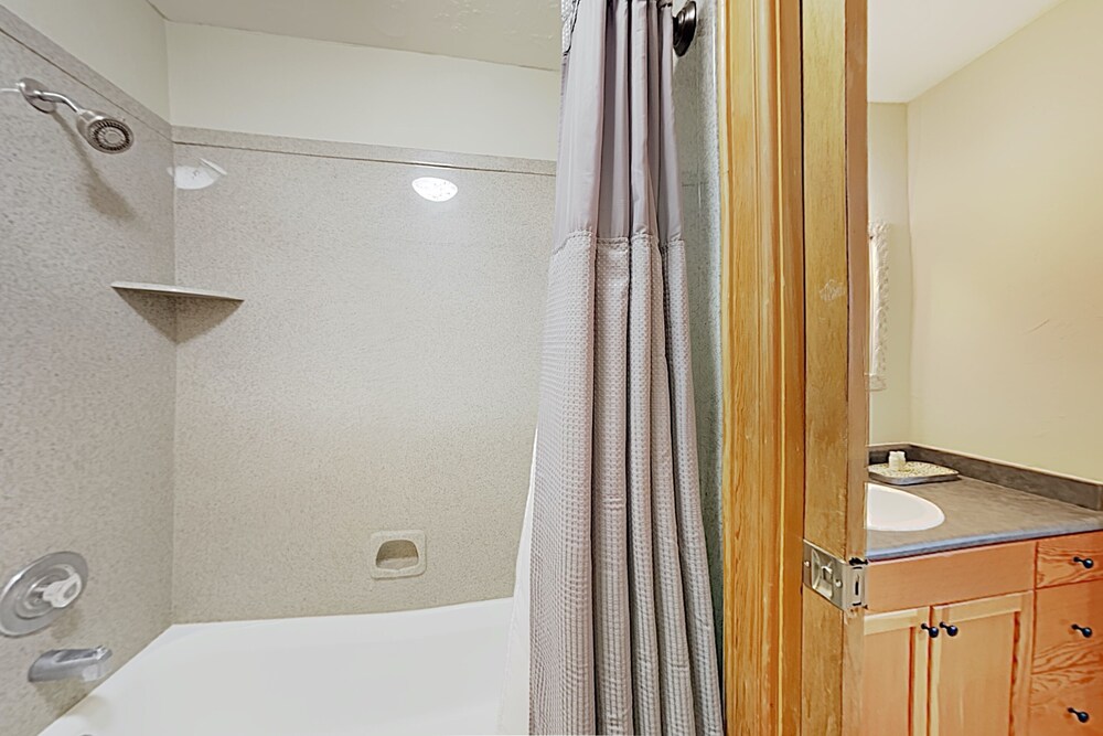 New Listing! Hidden Creek Townhome Walk To Lift 4 Bedroom Townhouse - thumb 6