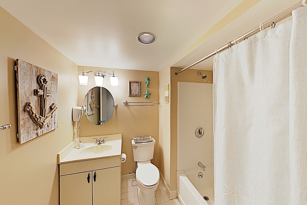 New Listing! Oceanfront Escape W / Pool Epic Views 3 Bedroom Condo - thumb 4