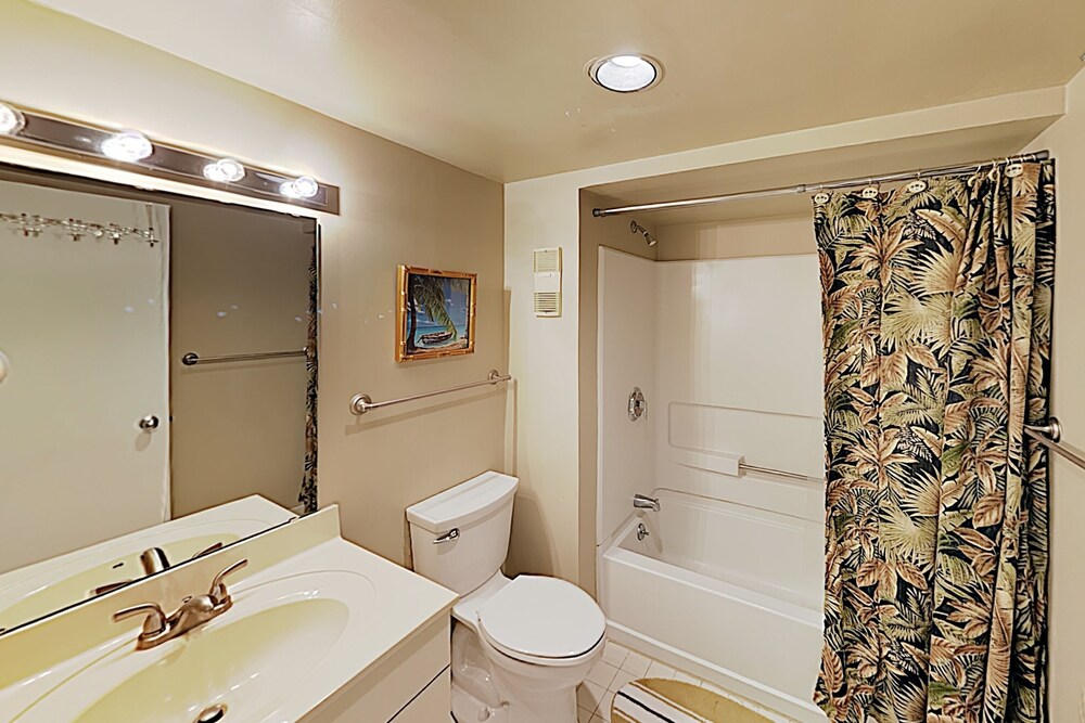 New Listing! Oceanfront Escape W / Pool Epic Views 3 Bedroom Condo - thumb 5