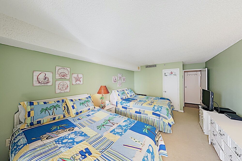 New Listing! Oceanfront Escape W / Pool Epic Views 3 Bedroom Condo - thumb 3