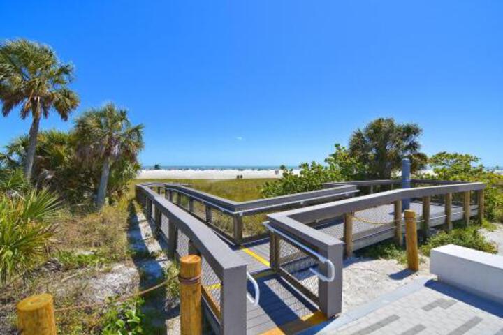 New Listing! Peaceful Retreat On Siesta Key Beach Apts - thumb 4